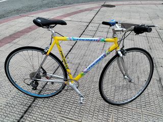 Bicicleta de carretera adaptada para uso en ciudad