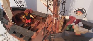 Barco pirata de madera