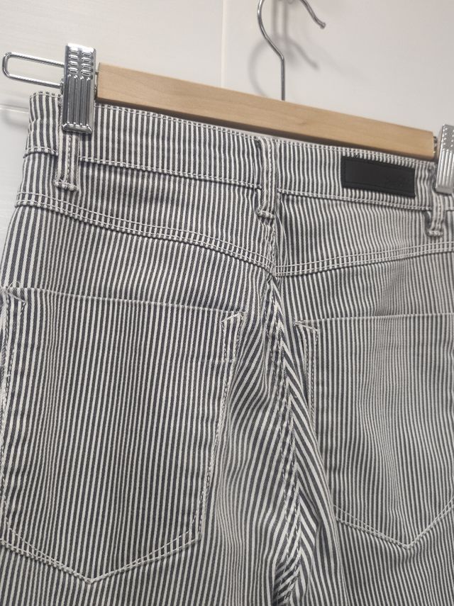 Vaqueros pitillo push up de Stradivarius