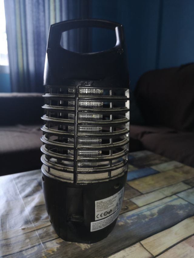 Lámpara antimosquitos