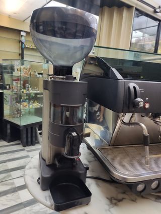 Macchina da caffè FAEMA professionale e macinino