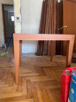 Mesa comedor con 4 sillas