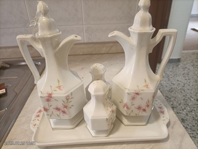 Set completo olio aceto sale pepe