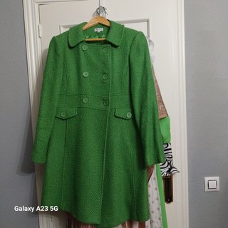 Abrigo de lana en color verde talla42