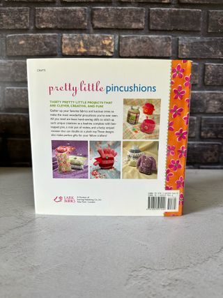 Libro di cucito "Pretty little pincushions"