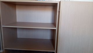 Mostrador de tienda de madera. Mueble recepción