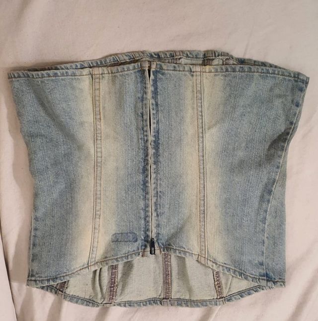 Top denim con lentejuelas