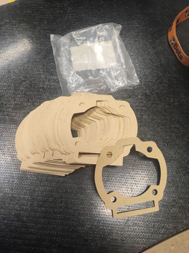 50 Juntas cilindro Derbi Piaggio