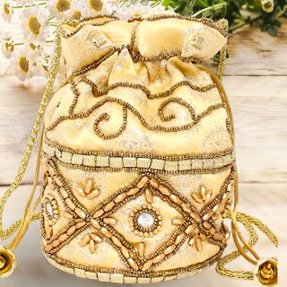 Bomboneras bordada con abalorios