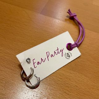 Conjunto de pendientes plateados con circonitas