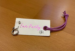Conjunto de pendientes plateados con circonitas