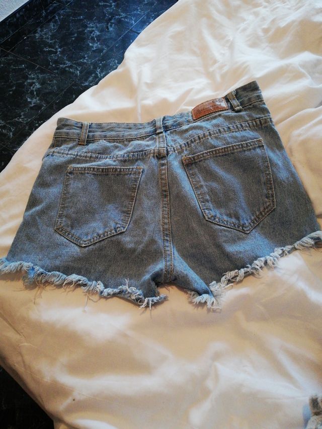 Pantalón vaquero corto