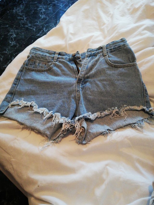 Pantalón vaquero corto