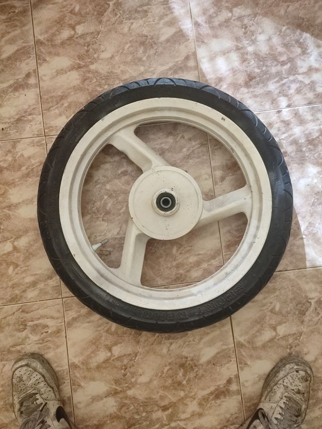 Llanta Delantera Roadwin