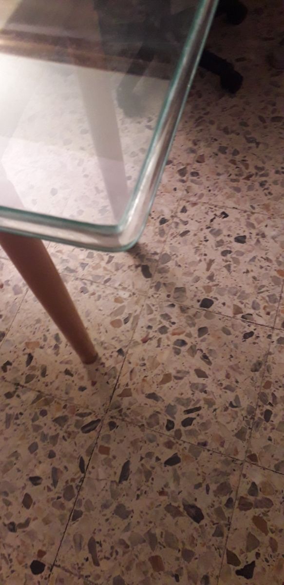 cristal rectangular de casi  2 cm grosor