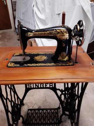 Máquina de coser antigua Singer
