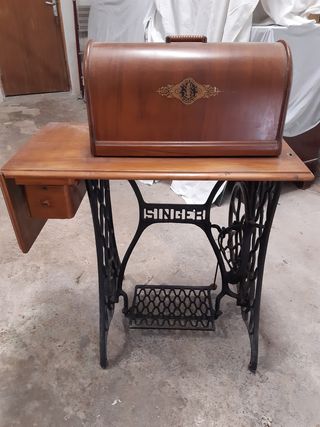 Máquina de coser antigua Singer