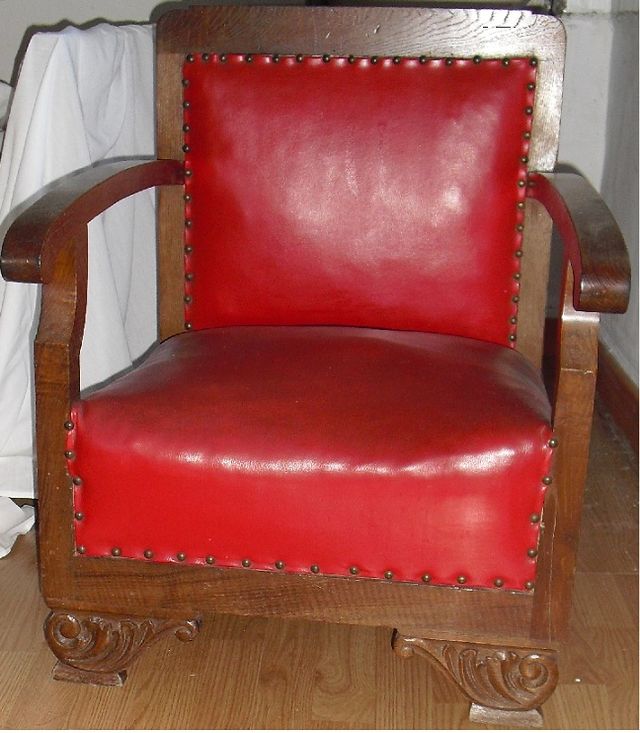 VENDO BUTACA DE MADERA ANTIGUA