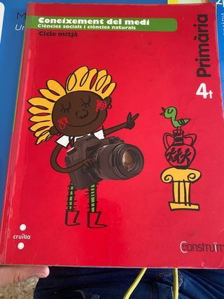 libro coneixament del medi 4º