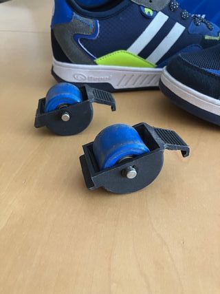 Bambas con ruedas para niño