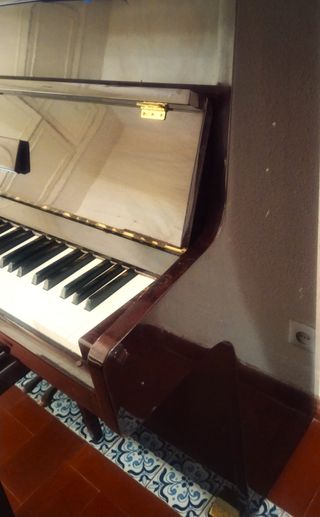 Piano vertical Samick