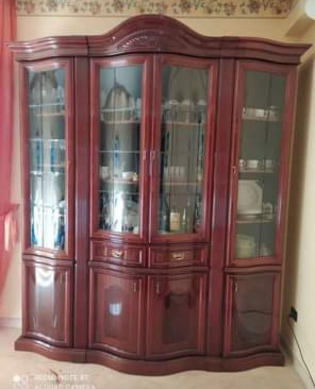 Sala in legno ciliegio-mogano completa