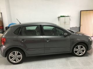 Volkswagen Polo 2013 Gris Piedra 90cv full extras!