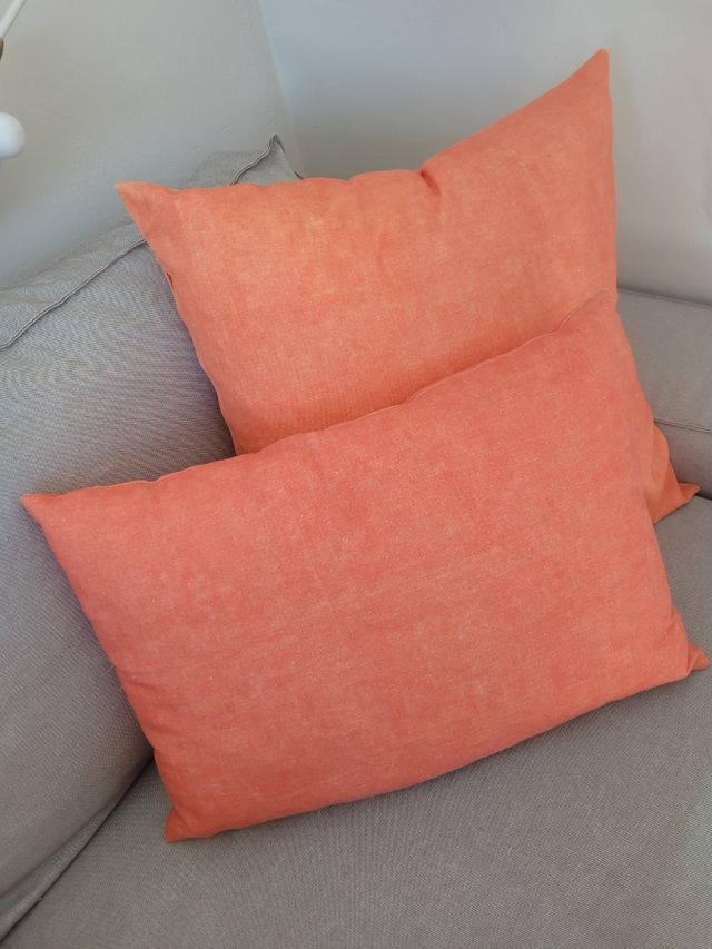 Pareja de cojines naranjas