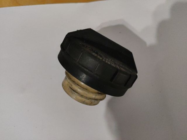 Tapon deposito combustible Hyundai Coupe