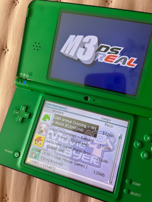 Nintendo dsi verde
