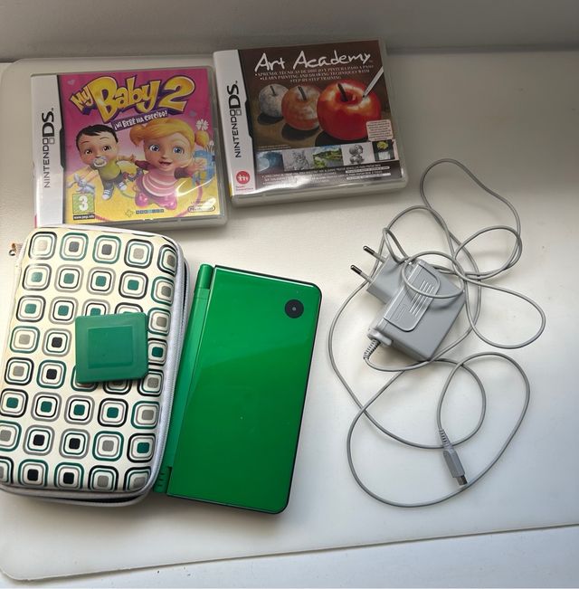 Nintendo dsi verde