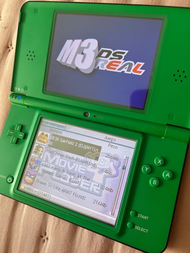 Nintendo dsi verde