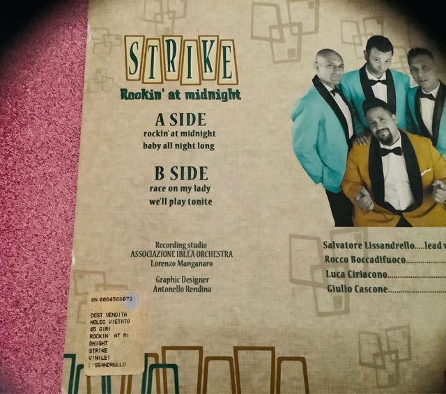 vinile Strike