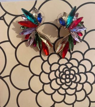 Pendientes trepadores de cristal de colores