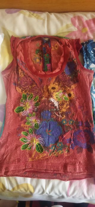 Camisetas estampadas Desigual talla M