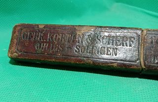 Antico rasoio anni '30 con contenitore