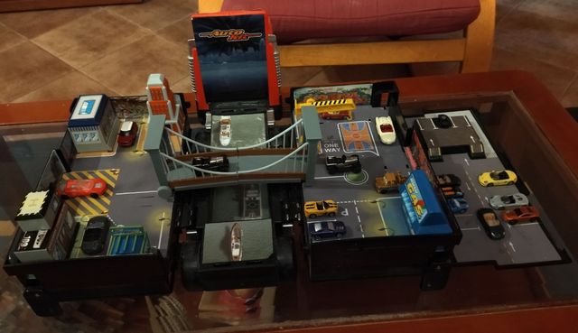 Auto Kit City de Famosa.