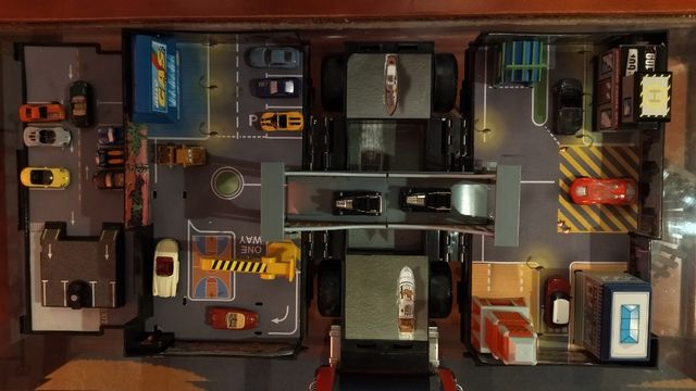 Auto Kit City de Famosa.