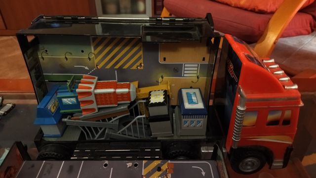 Auto Kit City de Famosa.