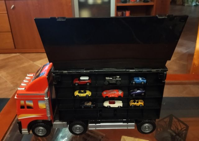 Auto Kit City de Famosa.