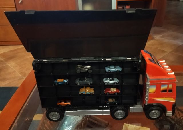 Auto Kit City de Famosa.