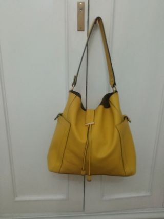 Bolso amarillo