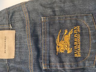 Falda corta tejana Burberry 