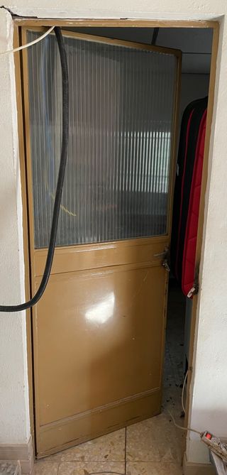 puerta sin marco