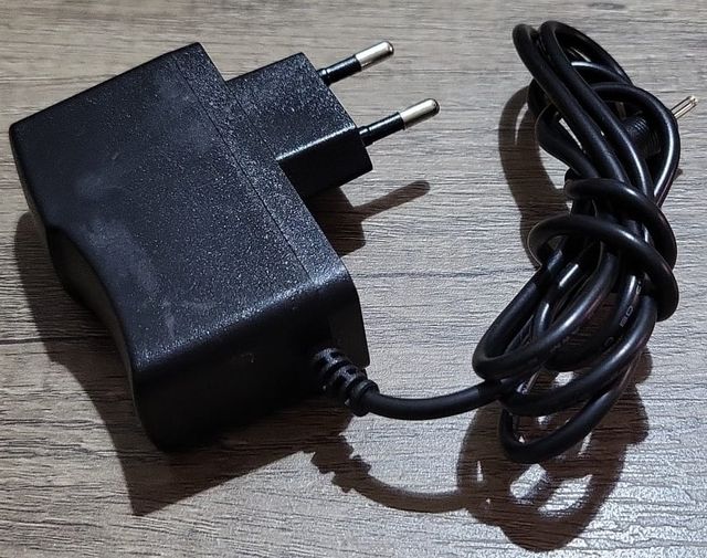 CARGADOR ALIMENTADOR WOXTER