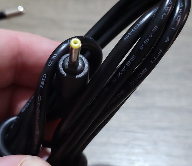 CARGADOR ALIMENTADOR WOXTER