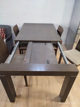Mesa y sillas comedor
