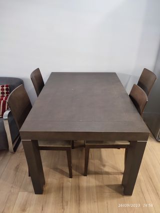Mesa y sillas comedor