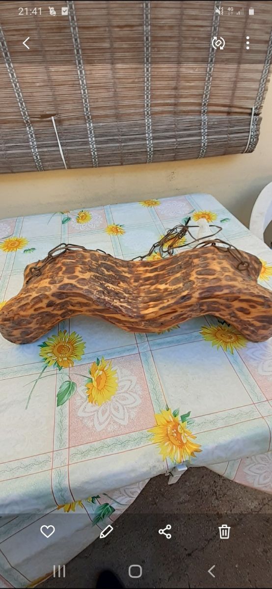 Lampadario scolpito a mano