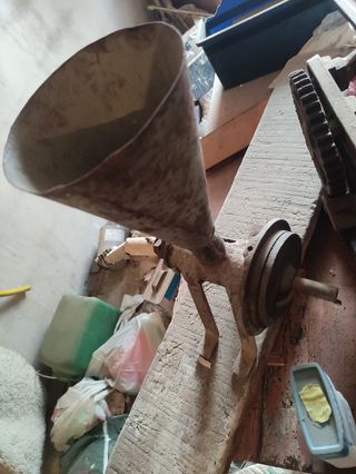 Maquina antigua picadora pimienta